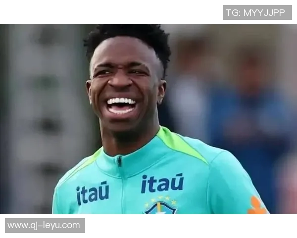 17岁塞内加尔中场达博试训曼联表现出色引发关注 17岁塞内加尔中场达博试训曼联表现出色引发关注