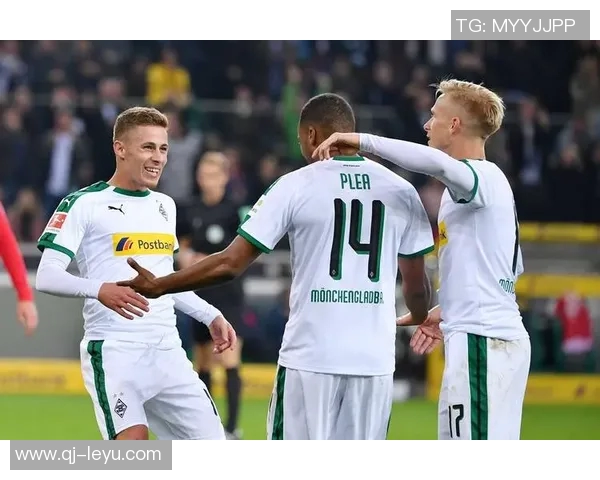 德甲最新战况拜仁八连胜稳居榜首门兴仍未尝胜绩垫底