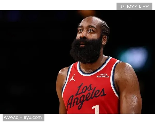 哈登再度燃尽赛场格莱姆斯手肘碰撞引发热议