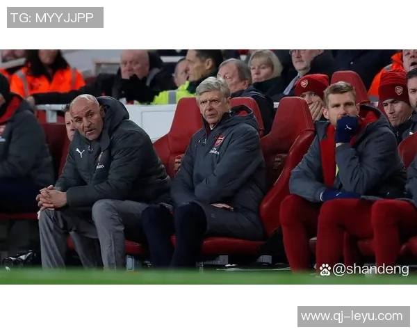 公交司机穿利物浦球衣遭切尔西球迷围攻后被解雇引发热议